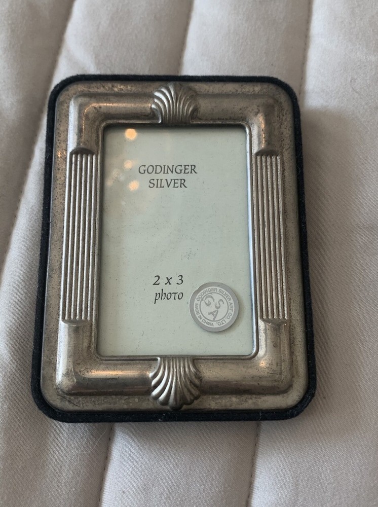 Vintage Godinger Silver Plated  2” x 3”  Self Standing Photograph Frame