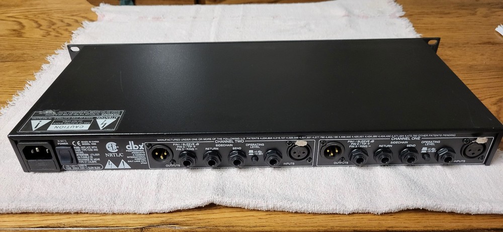 DBX 1066 Dual Compressor Gate Limiter (C)