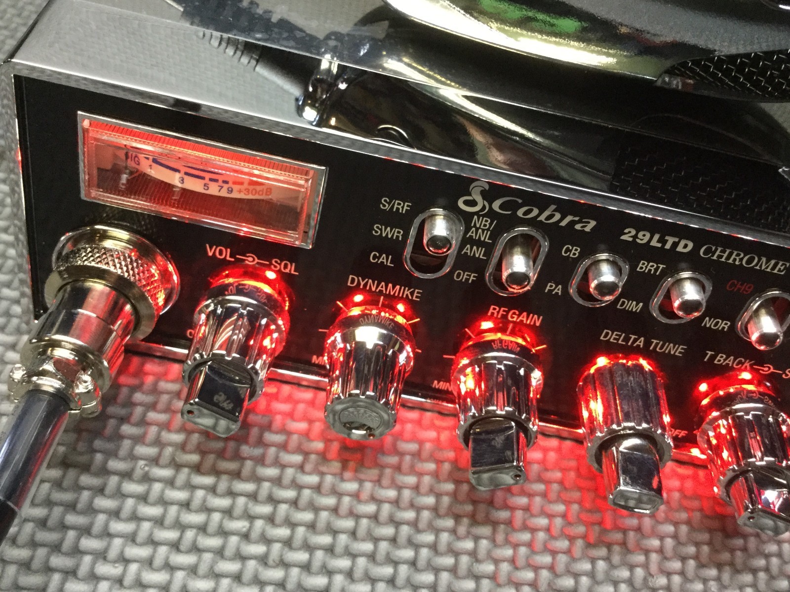Cobra 29 Chrome - Red Light edition - PERFORMANCE TUNE + RECEIVE ENHANCE + ECHO