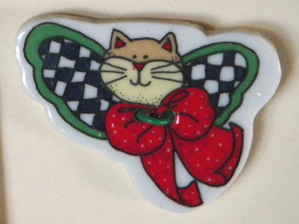 Bb Kitty Face transfer on Ceramic BUTTON Large