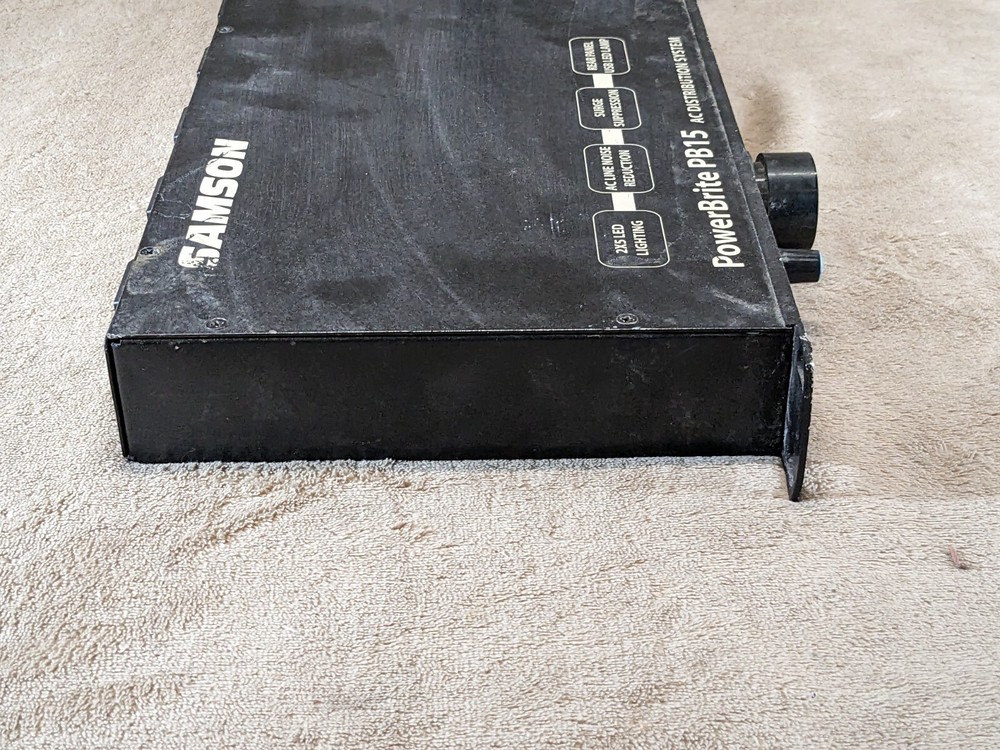 SAMSON POWERBRITE PB15 8-Outlet Power Conditioner AC Distribution System