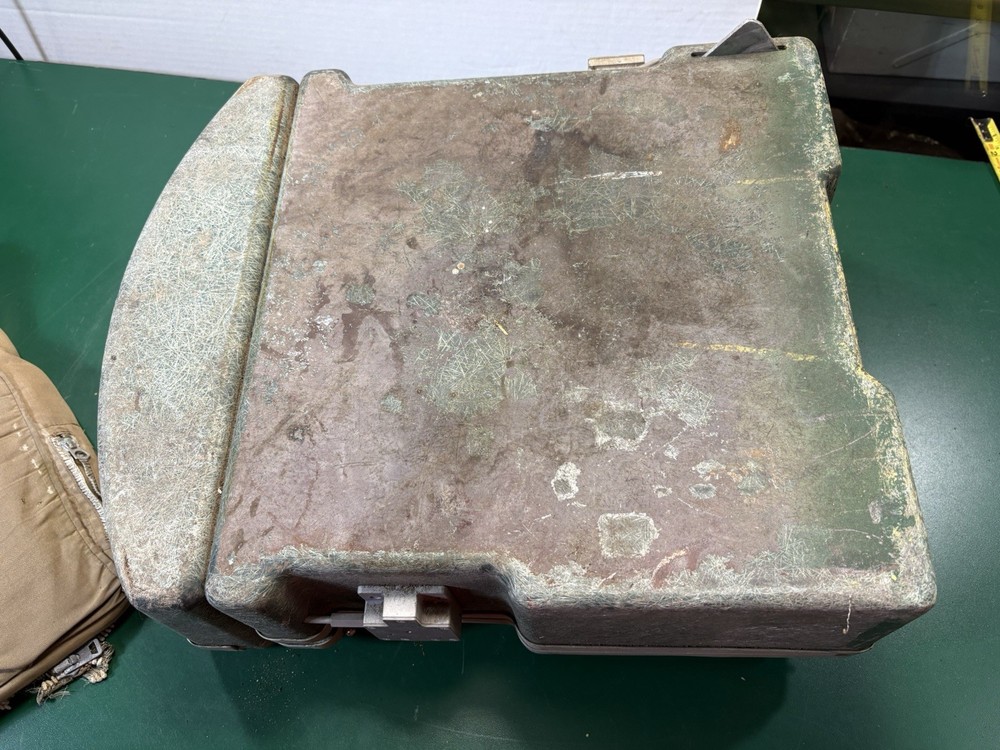 USAF B-52 Ejection Seat Survival Kit Container CNU-111 flaky paint