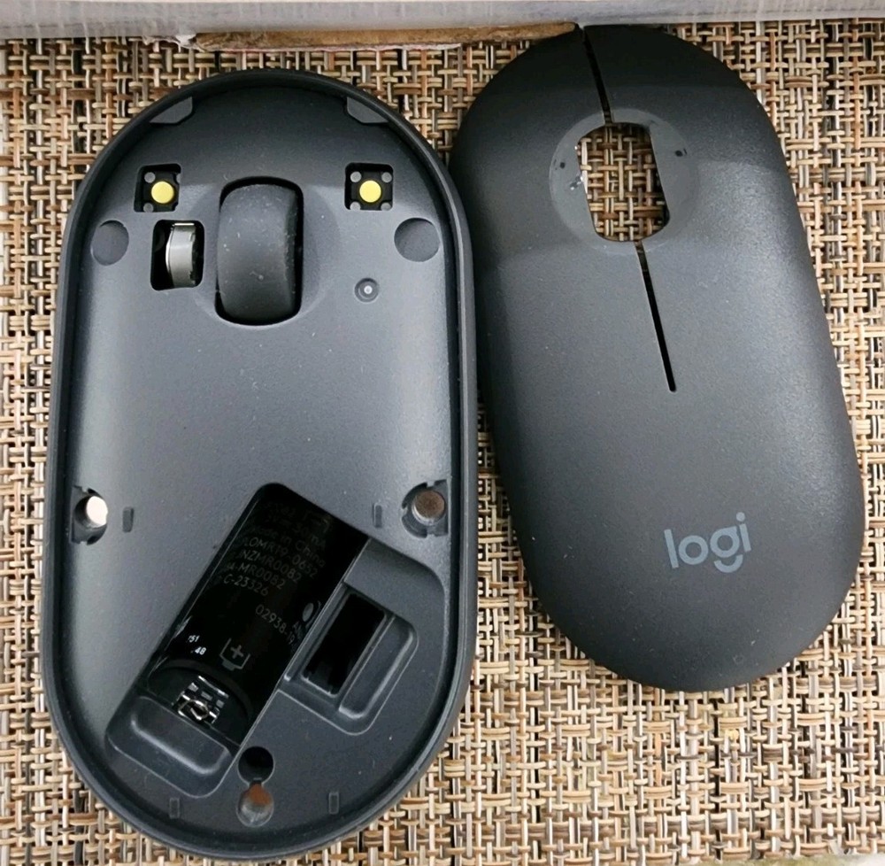 Logitech MK470 Slim Wireless Keyboard & Mouse Combo Graphite Open Box