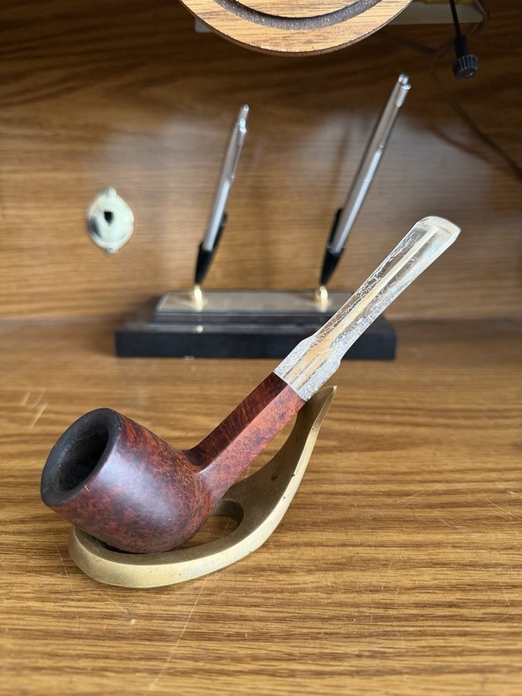 Beautiful Vintage GBD Virgin Pipe