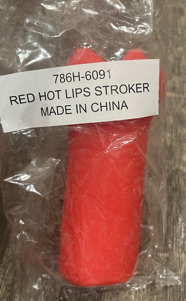 Red Hot Lips Striker