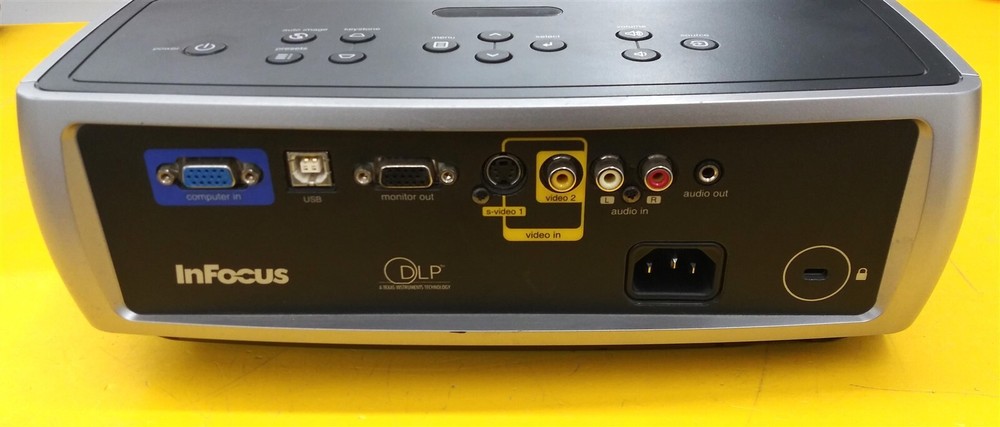 ⭐️⭐️⭐️⭐️⭐️ **MISSING FOOT** InFocus W240 DLP Desktop Projector