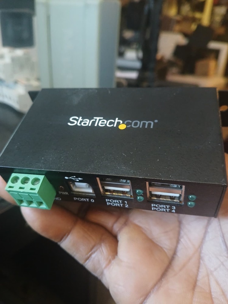 StarTech.com (ST4200USBM) 4-Ports DIN Rail Mountable Hub