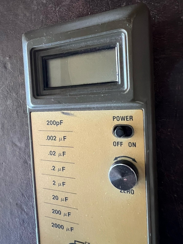 Vintage Universal Enterprises DCM 2000 Digital Capacitance Meter Test Unit