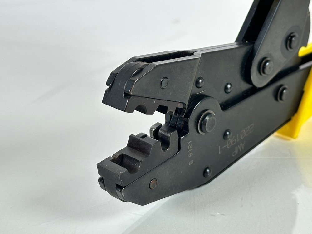 AMP 220190-1 Crimp Tool Extron Electronics BNC Cable Termination Kit