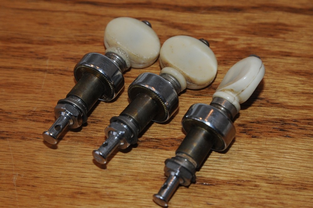 3 Three Geared Peg Tuning Knobs off Gibson Banjo Vintage Musical Instrument Part