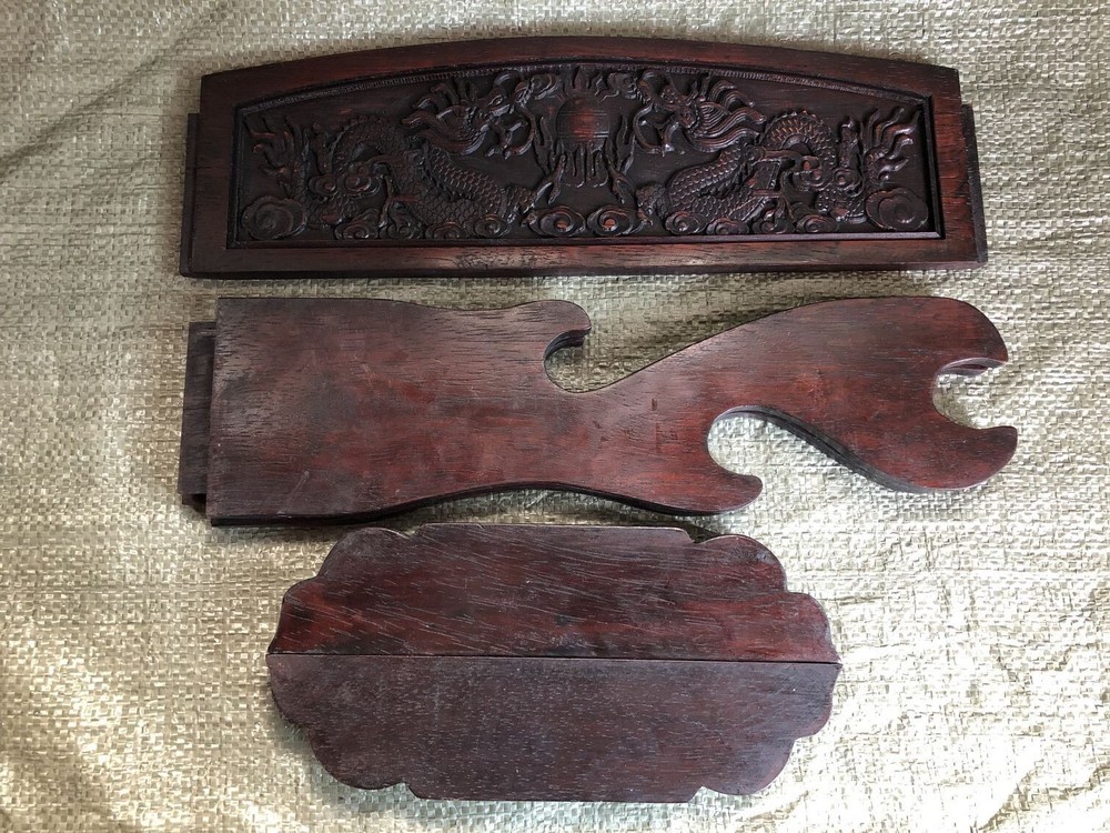 Collectable double dragons Wood Stand