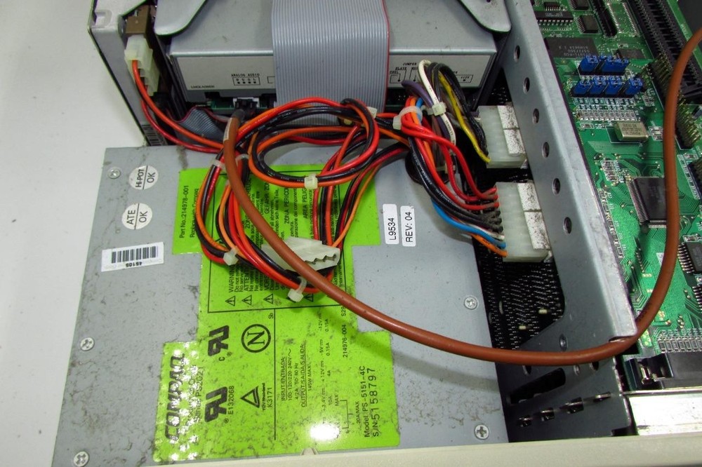 Vintage Compaq Deskpro 590 Computer PC Desktop