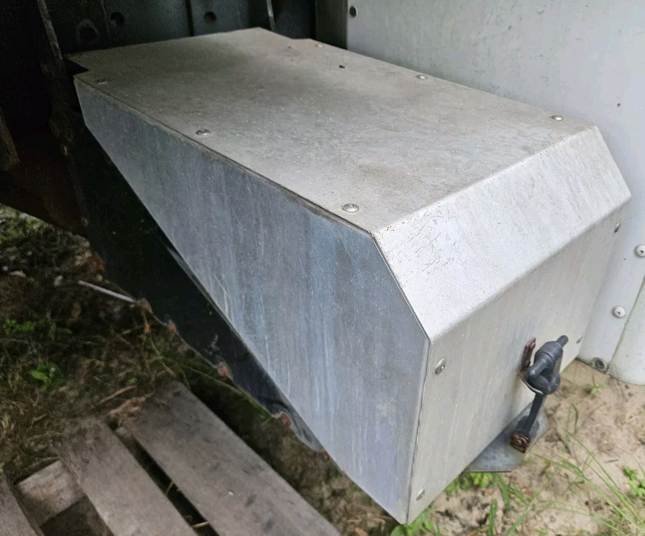 2123139 INTERNATIONAL DURASTAR BATTERY BOX 3344336 - OEM - ALUMINUM COVER ONLY