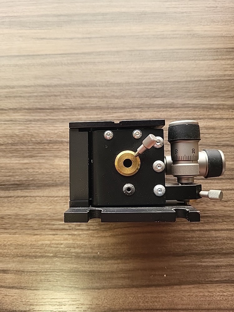 Thorlabs MBT616D/M - 3-Axis MicroBlock Compact Flexure Stage