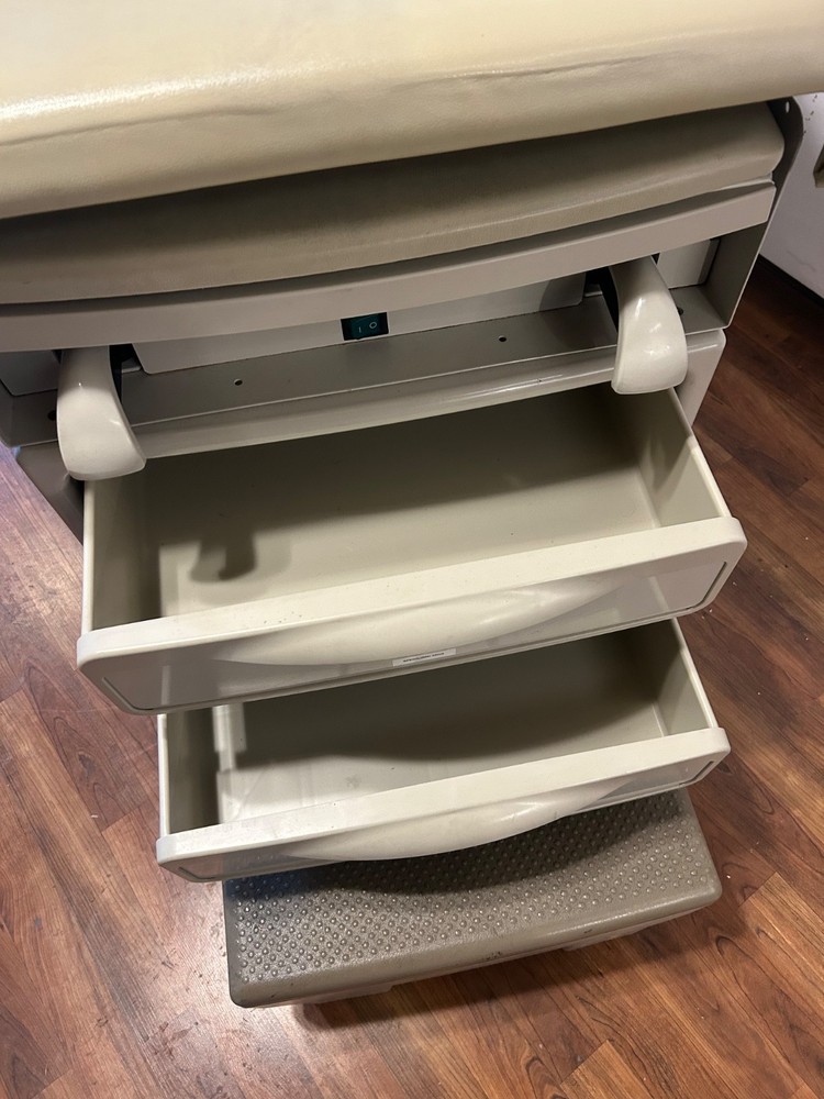 Ritter Midmark 204-002 Exam Table
