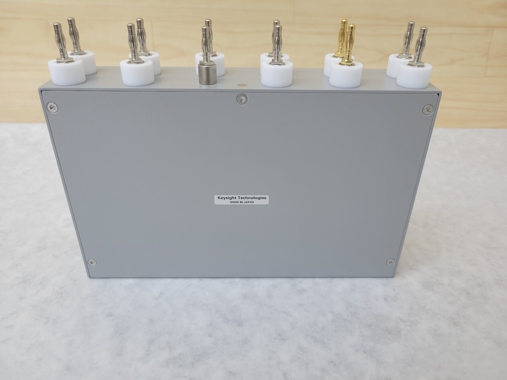 Keysight Technologies Universal Curve Tracer Test Adapter Socket Module F11