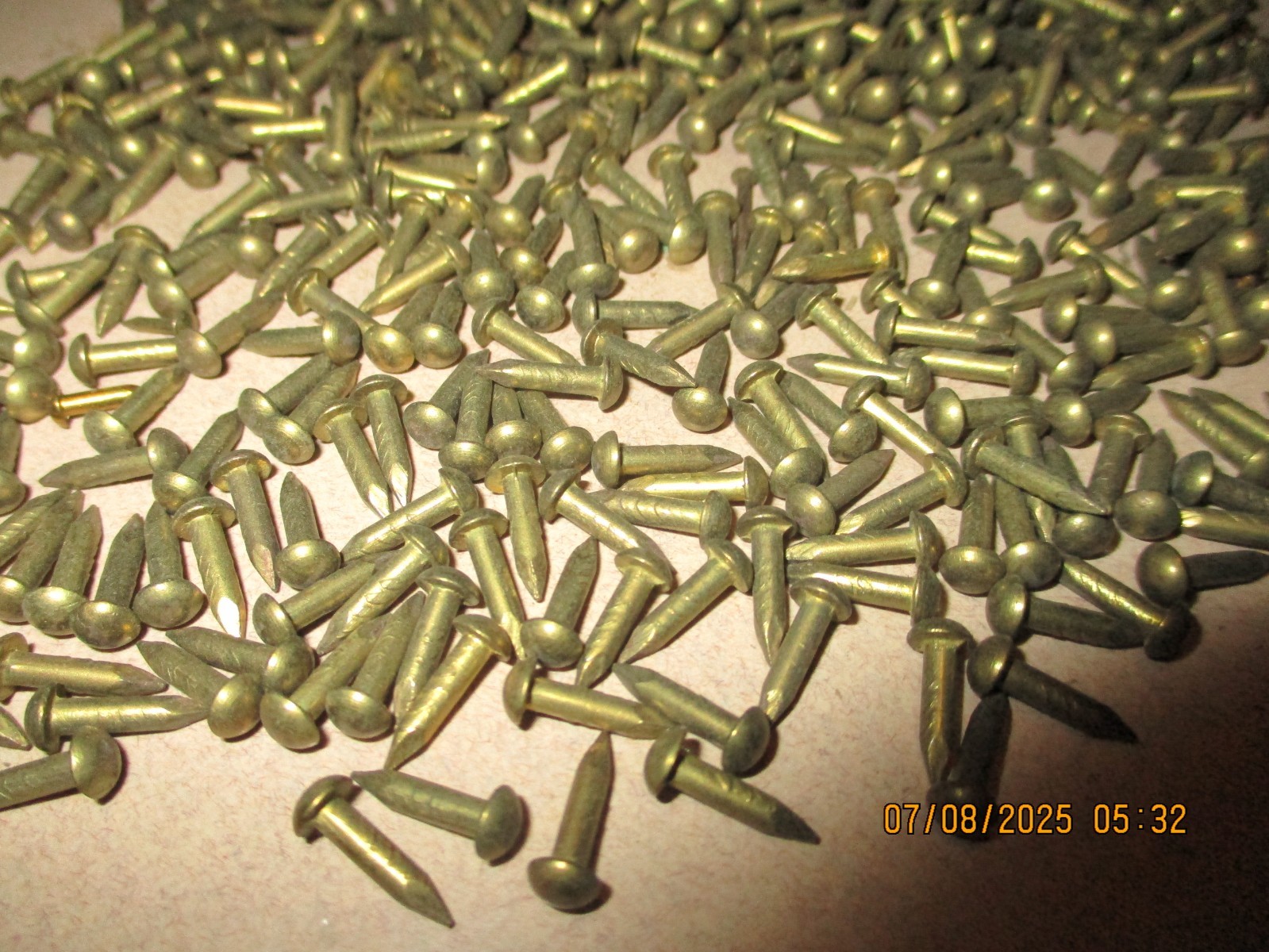 100--VINTAGE NOS, 3/8" X #14, SOLID BRASS, ROUND DOME HEAD ESCUTCHEON PINS-NAILS