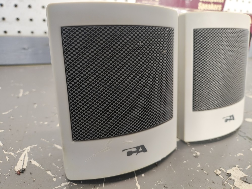 Cyber Acoustics CA-2.2 Computer Speakers Pair Magnetically Shielded Beige Used