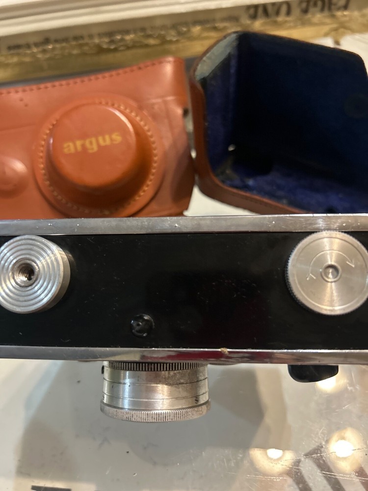 Vintage RANGEFINDER CAMERA: Argus C-3 "The Brick" - Untested