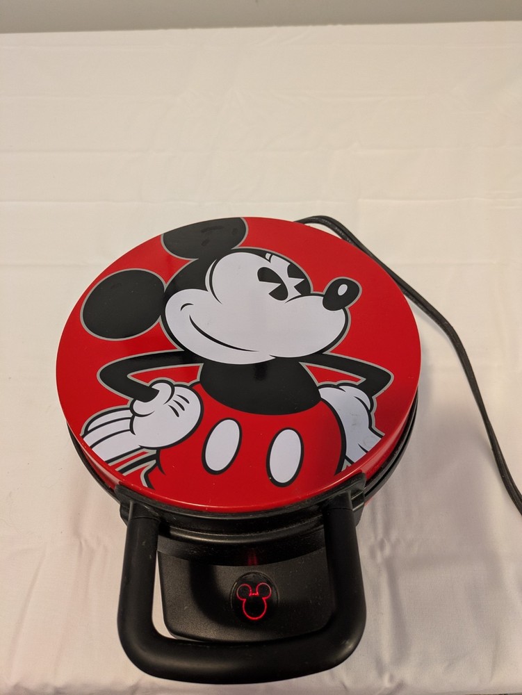 Disney Mickey Mouse 7.5 Inch Waffle Maker (Tested)