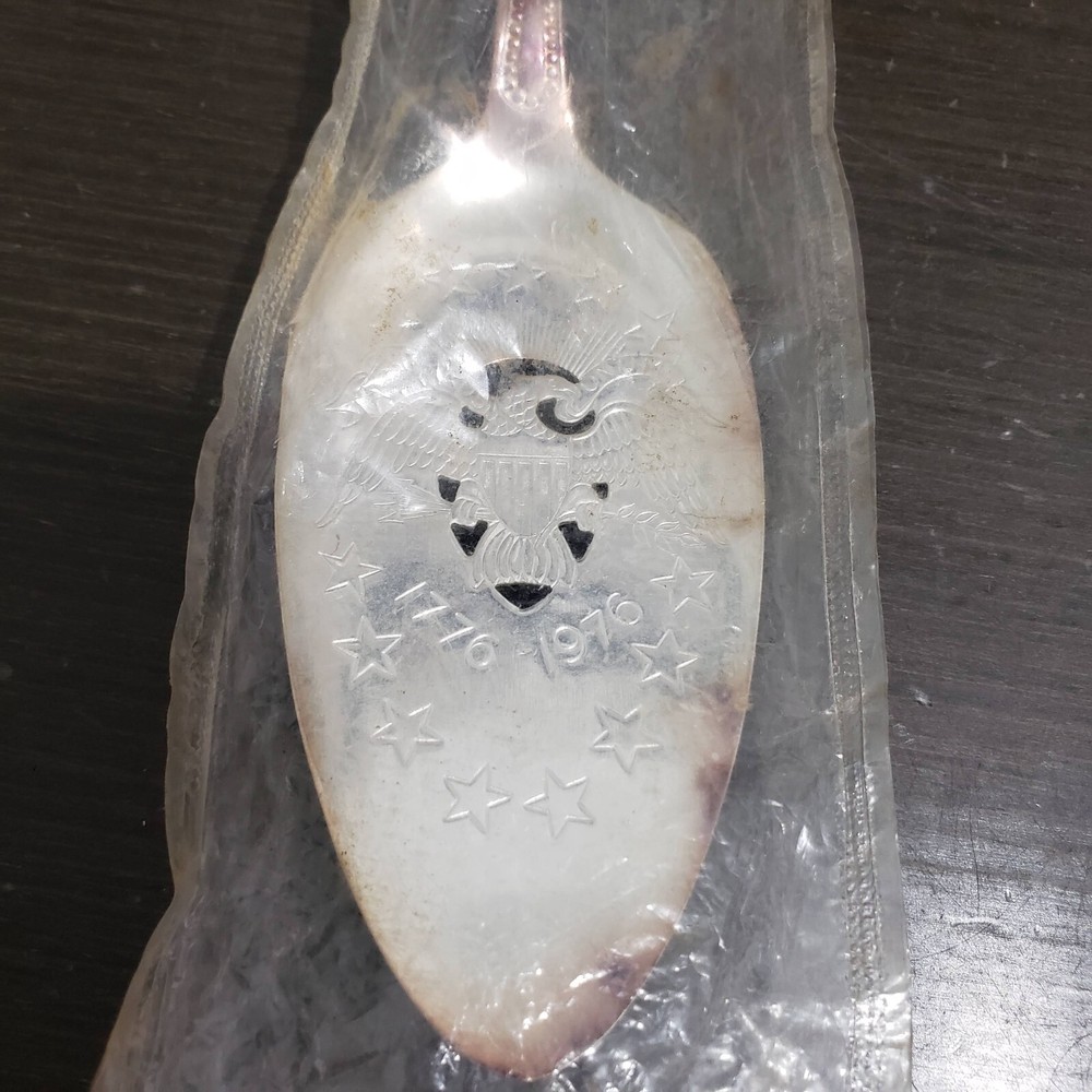 Vtg New Seal Oneida Cake/Pie Server Silver Plate