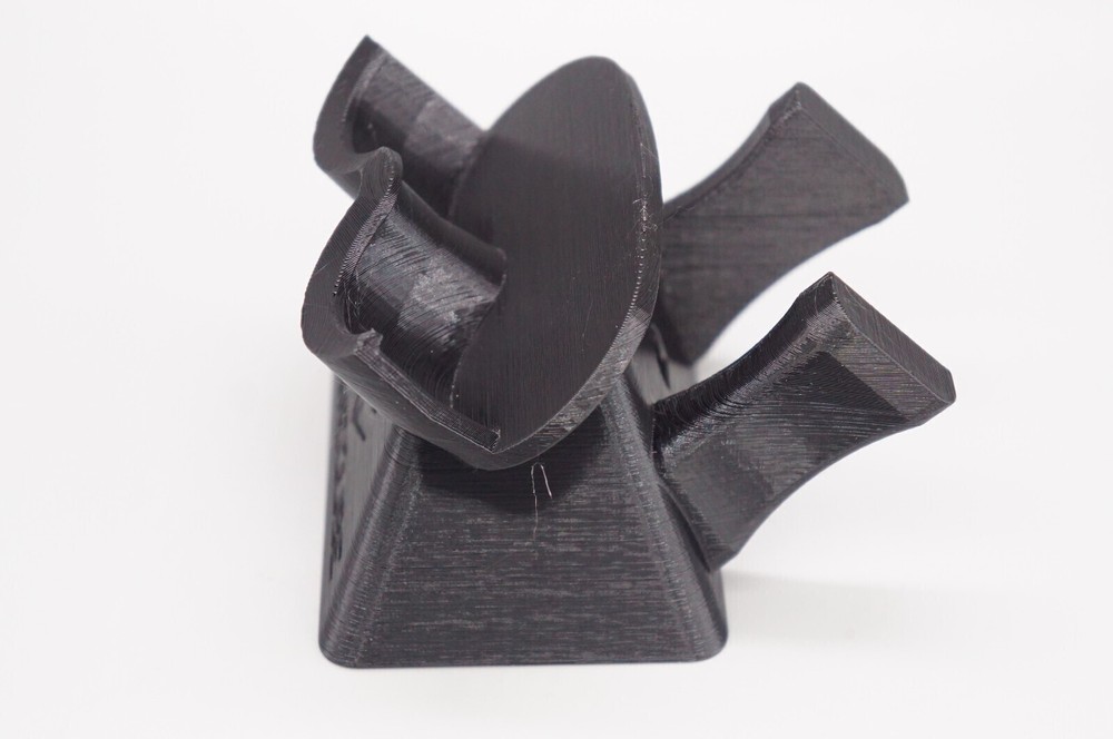 3D Printed Display Stand Holder for Nintendo GameCube Wired Controller