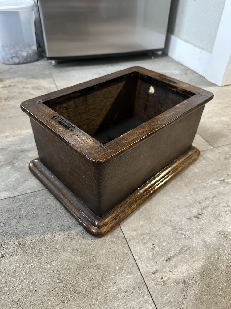 Antique Edison Cylinder Phonograph Oak Case Bottom