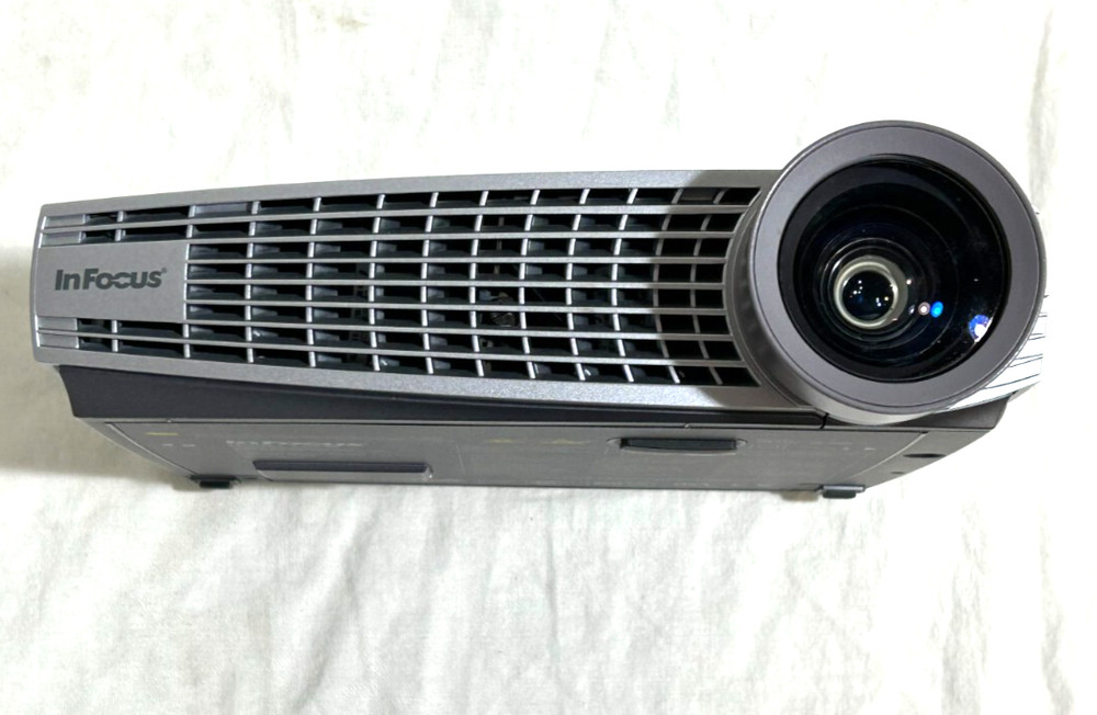 InFocus LP130 Projector - FOR PARTS