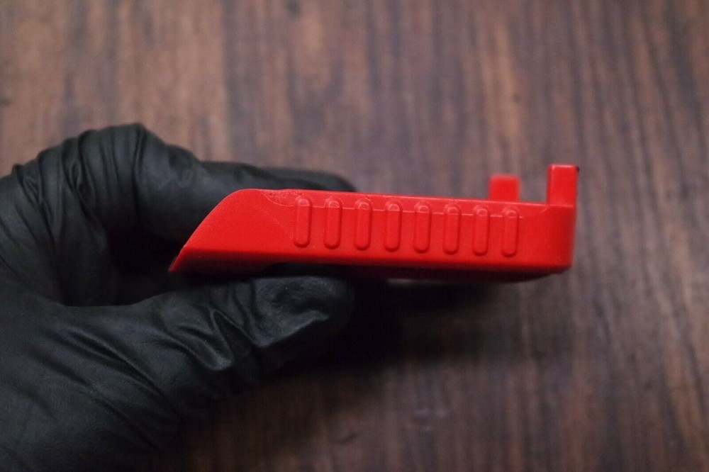 DEWALT PLASTIC BATTERY SAFETY GUARD COVER