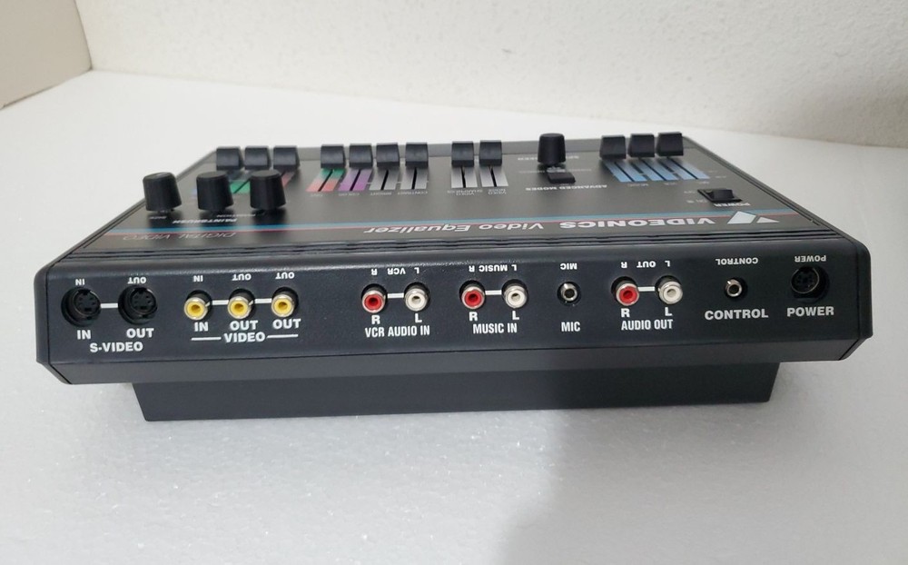 Videonics Video Equalizer Model VE-1 Processor Colorizer & Audio Mixer S-Video