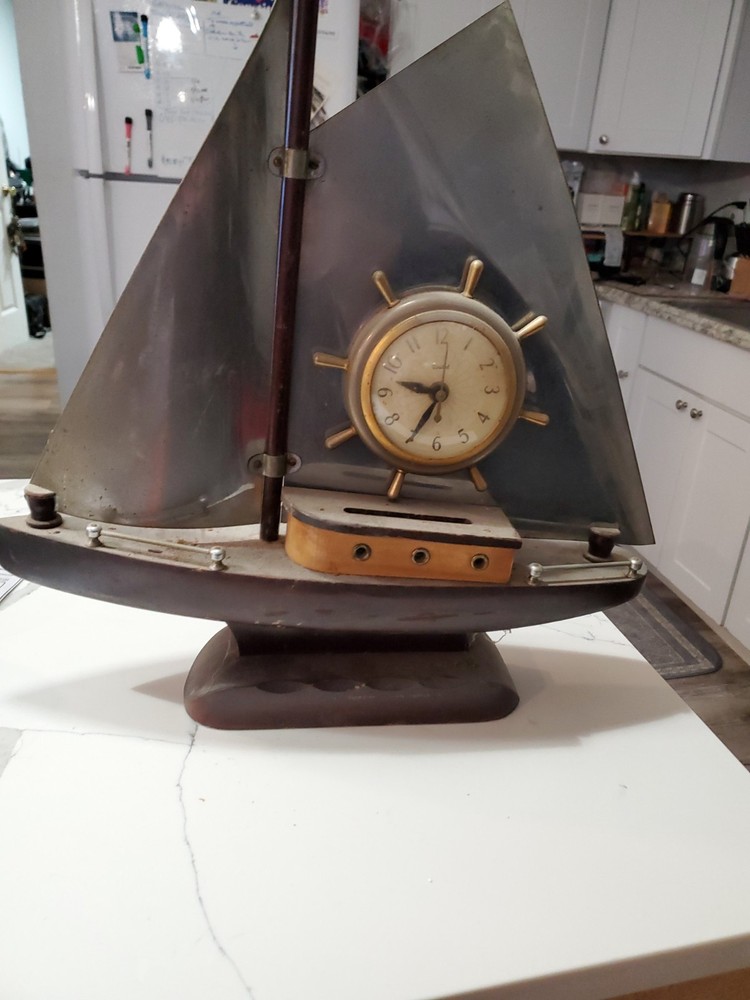 Mid century United sailboat clock