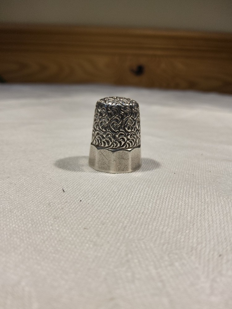 Unusual Decagonal 10 Panel Silver Swirl Ornate Thimble Size 8