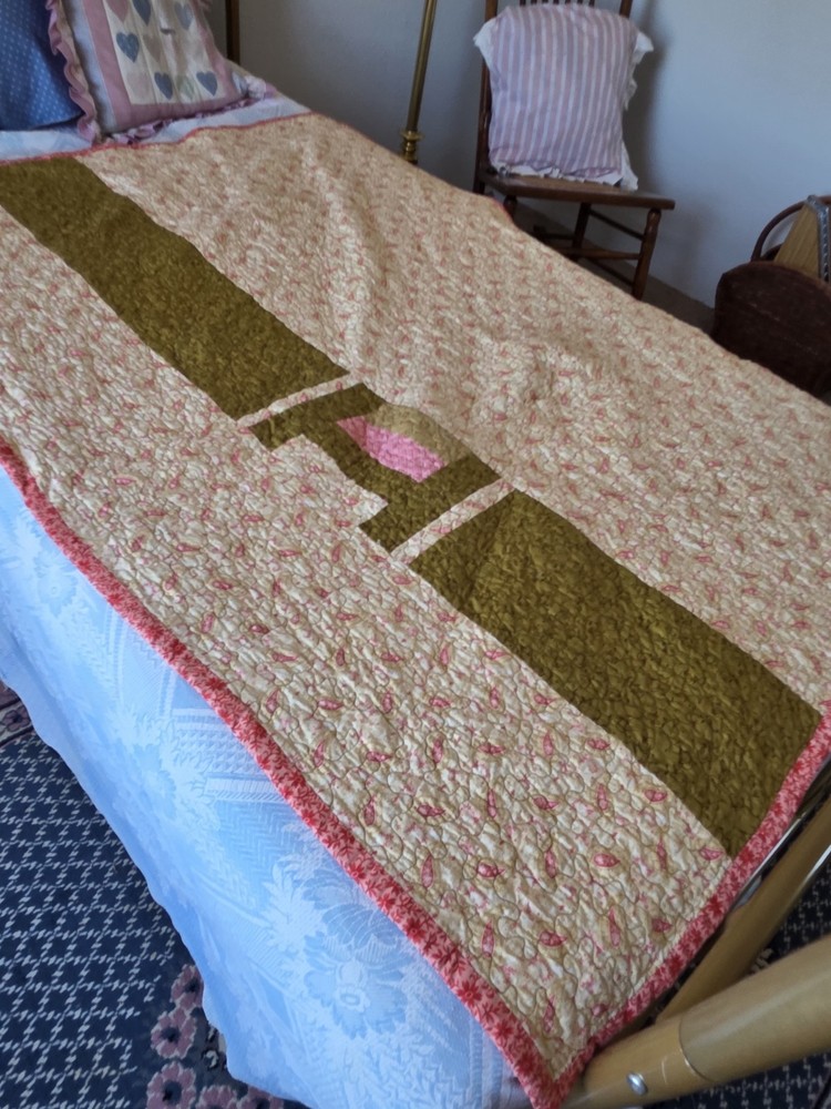 Small Star Quilt 42"×57"
