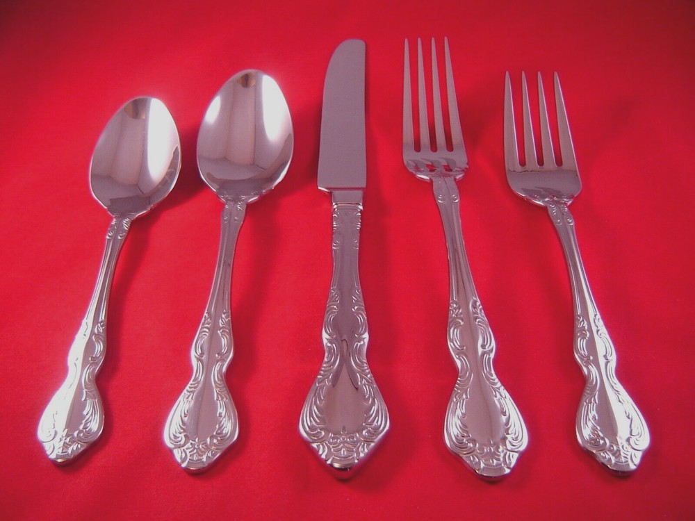 Oneida Mandolina Stainless Glossy Flatware Your Choice EXC