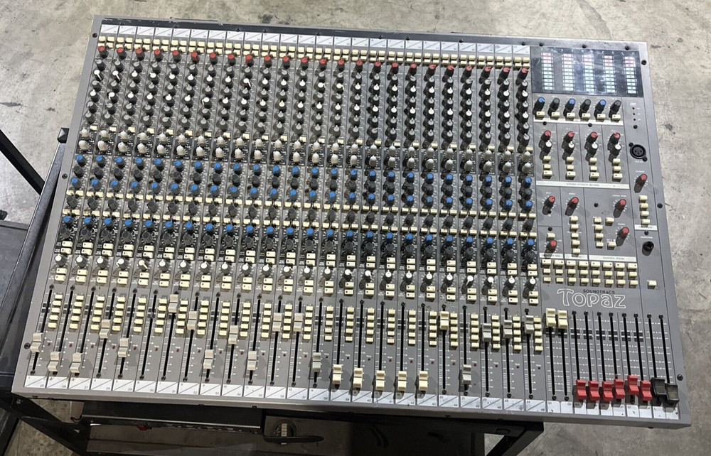 SOUNDTRACS TOPAZ 24 CONSOLE MIXER