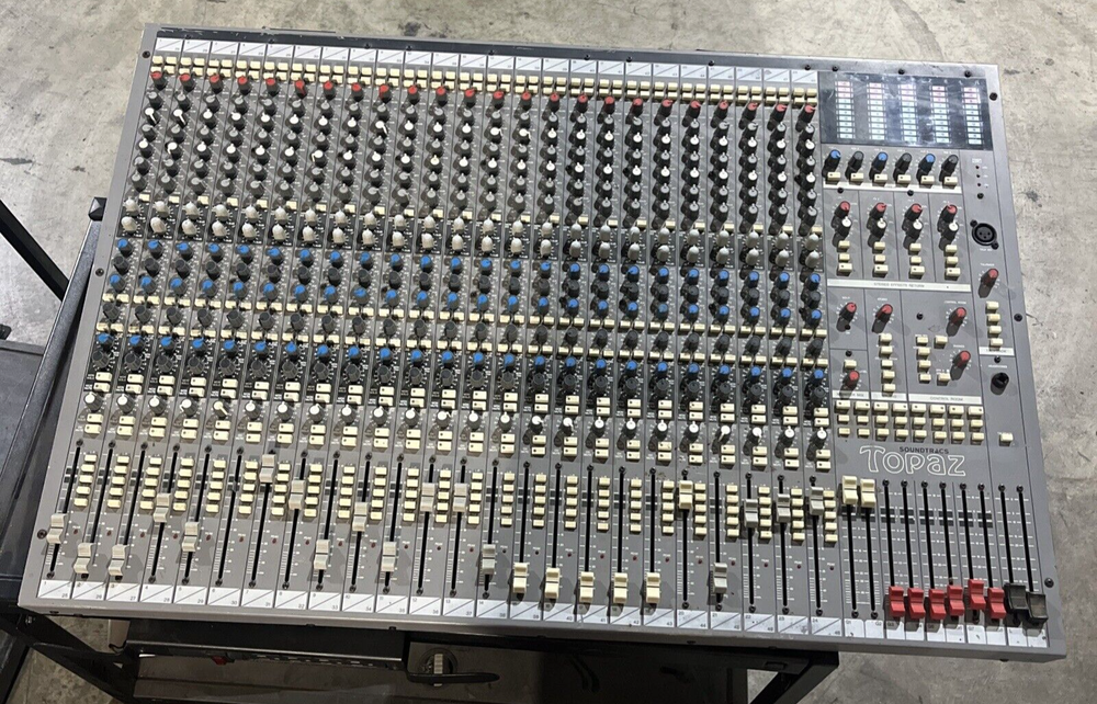 SOUNDTRACS TOPAZ 24 CONSOLE MIXER