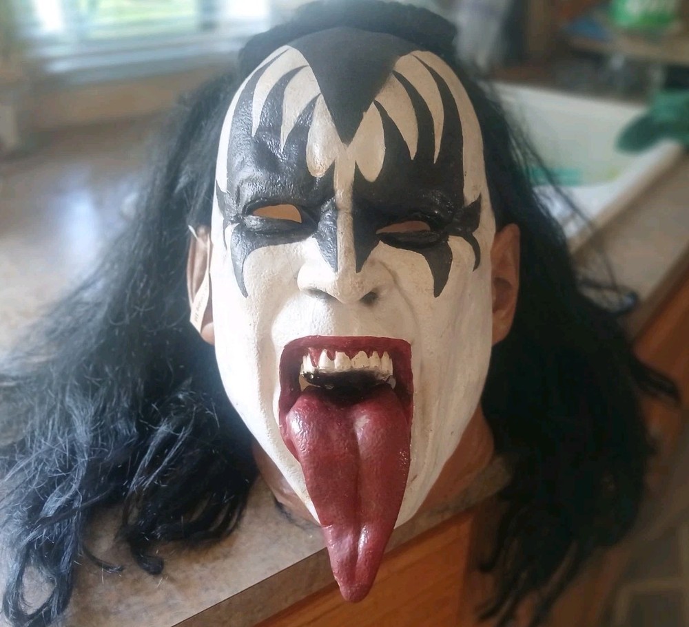 KISS Illusive Concepts  Mask Gene Simmons  Bonus Foam Stand NEW** FREE SHIPPING