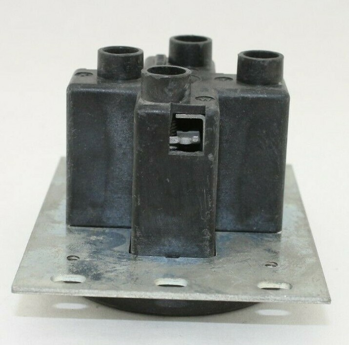 Arrow Hart NEMA 14-30 Flush Receptacle