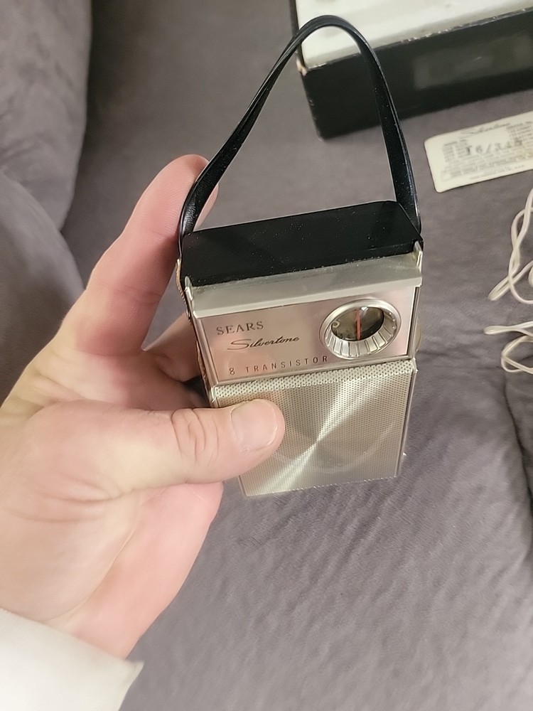 Sears Silvertone Vintage 8 Transistor/READ DETAILS