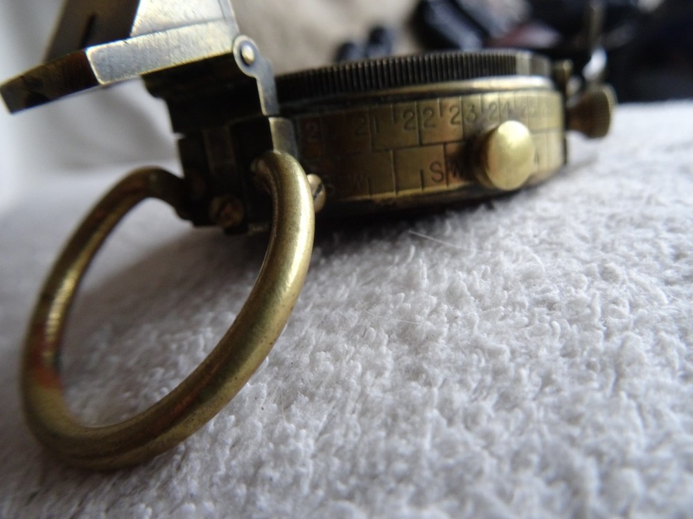 1917 WW1 issued army prismatic marching compass , E.R.WATTS & SON
