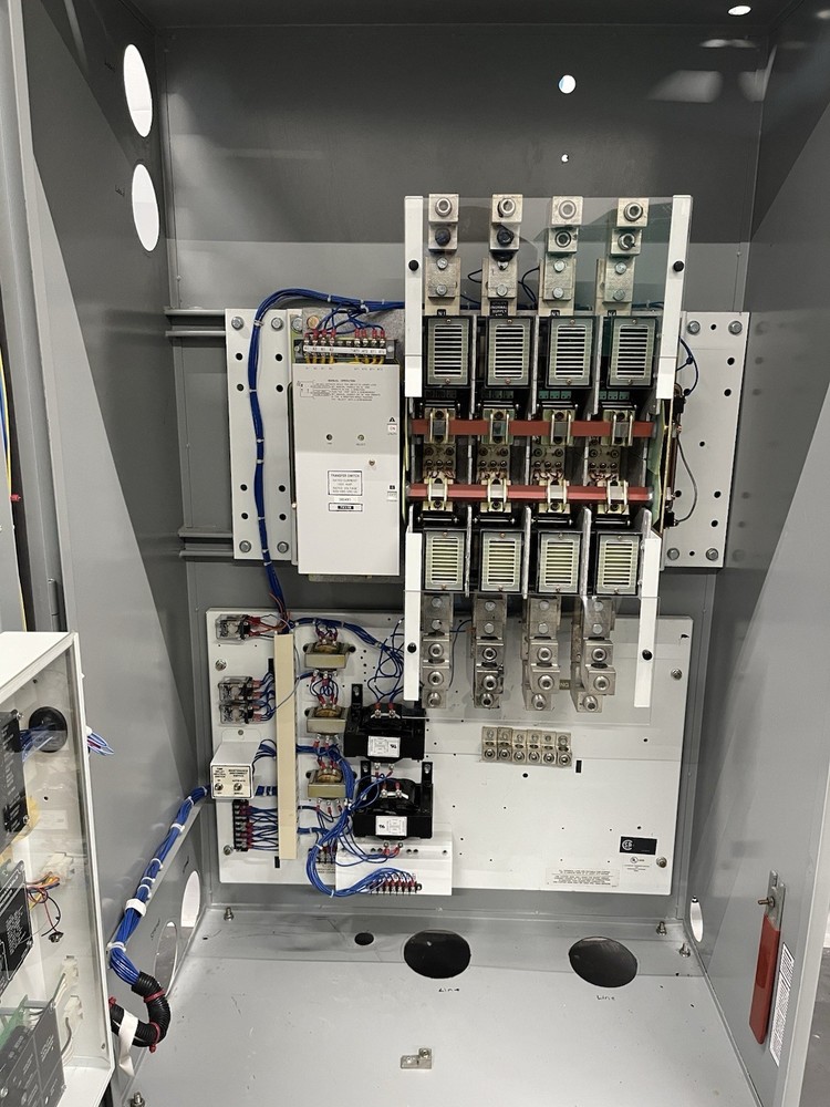 800 Amp Caterpillar Automatic Transfer Switch - 277/480v 3 Phase 4-Pole