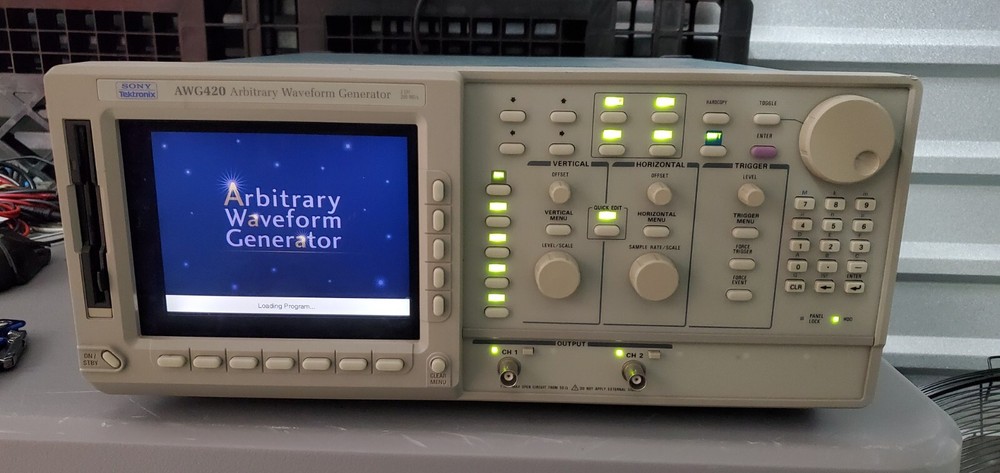 SONY TEKTRONIX AWG420 Arbitrary Waveform Generator