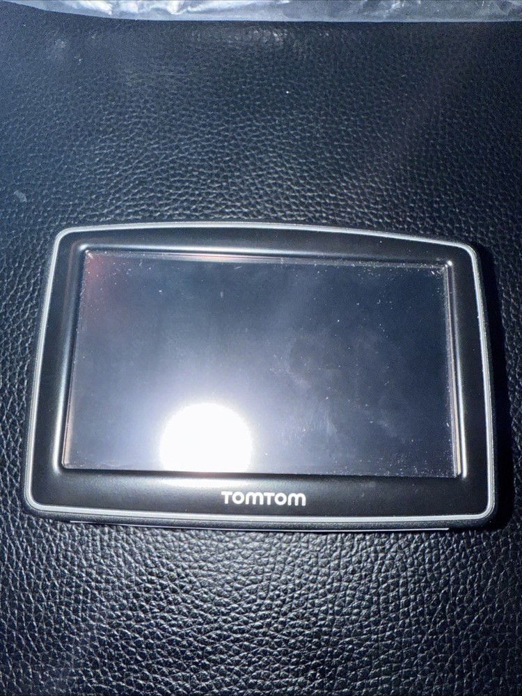 TomTom XL portable gps navigator