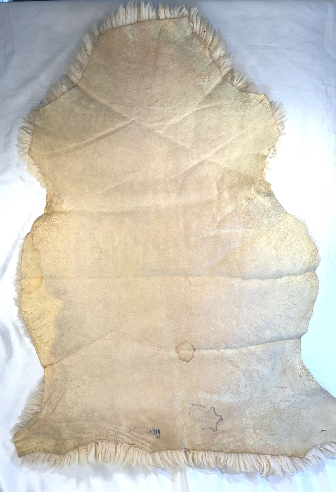 Natural Sheepskin GOLD STAR Ivory Wool Hide Pelt Rug.