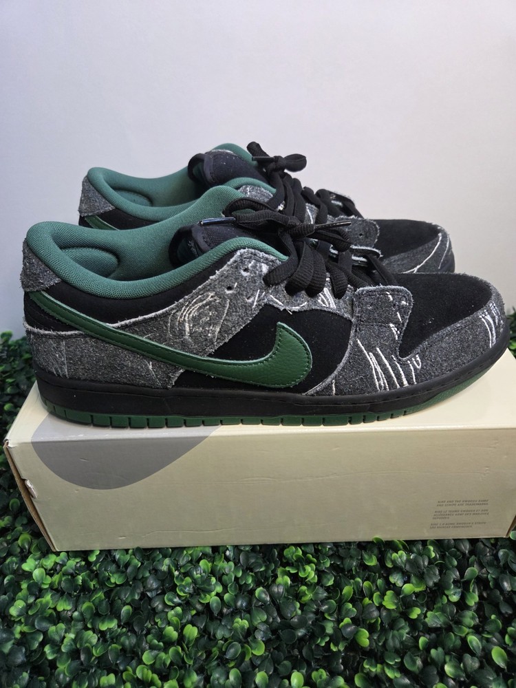 Nike SB Dunk Low "There Skateboards" Size 12