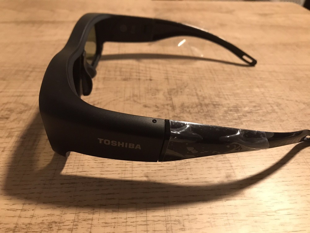 TOSHIBA ACTIVE 3D TV SHUTTER GLASSES (WITH PLASTIC CASE)