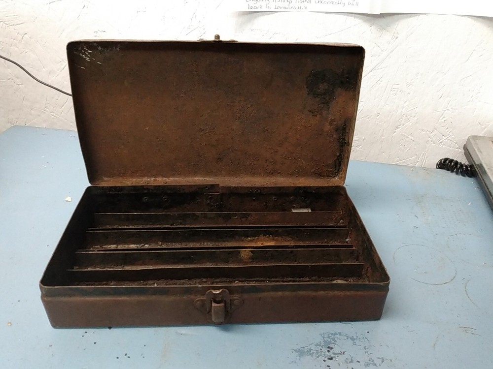 Vintage storage box (LL)