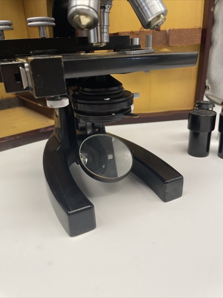 Microscope Bausch & Lomb Model Binocular Compound + case Slides Lab Equipment