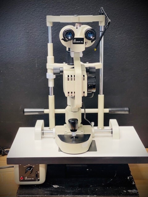 Woodlyn Slit Lamp-Good Condition!