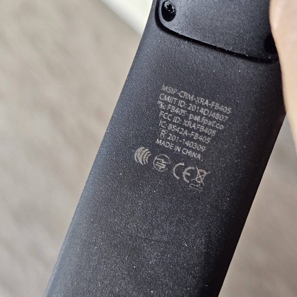 Fitbit Charge HR Wireless Activity Wristband - Size Large - Black UNTESTED